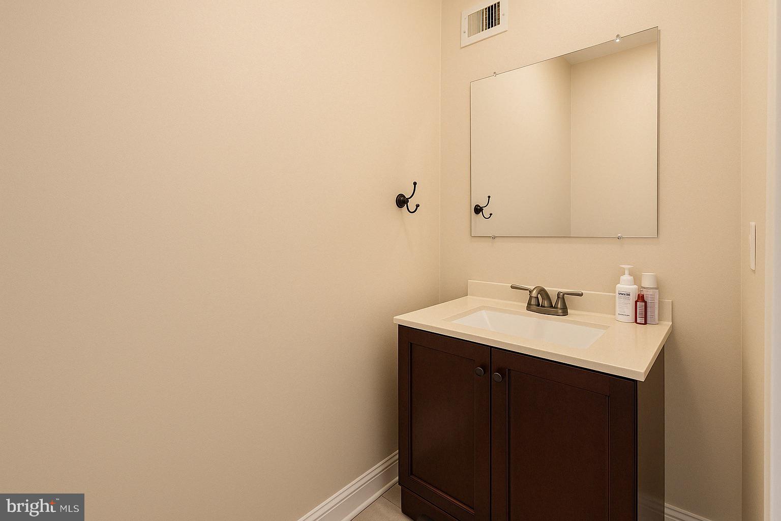 3939 HARTLAKE STREET