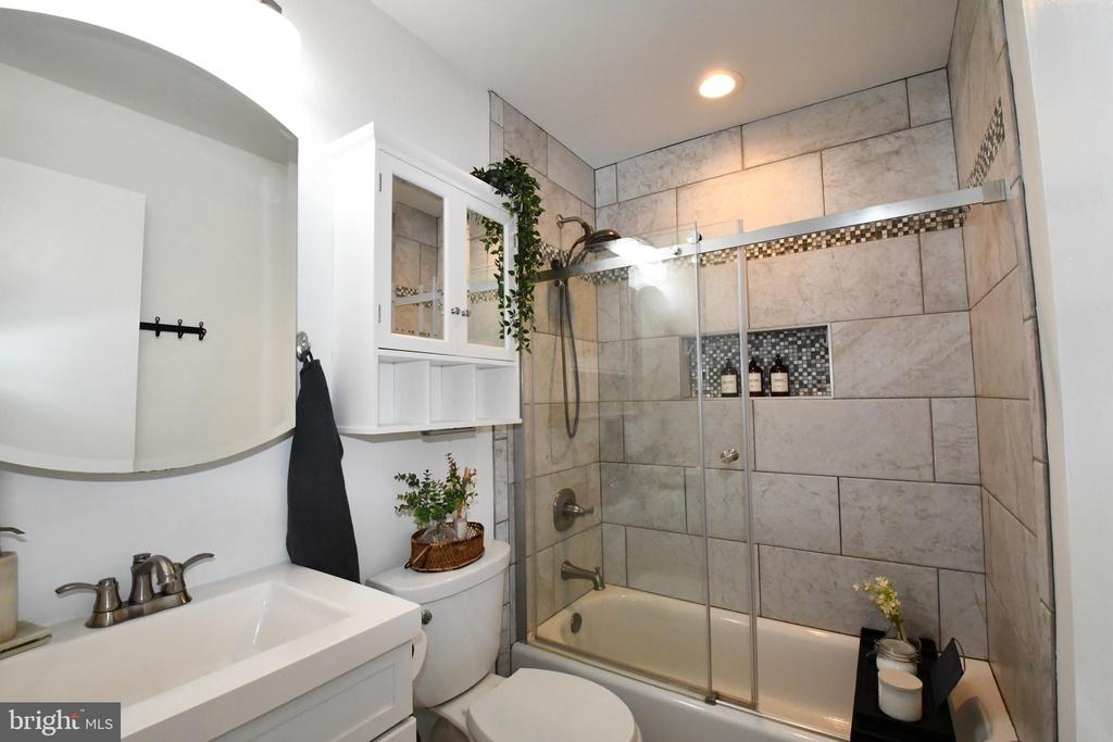 12013 SKIPJACK COURT