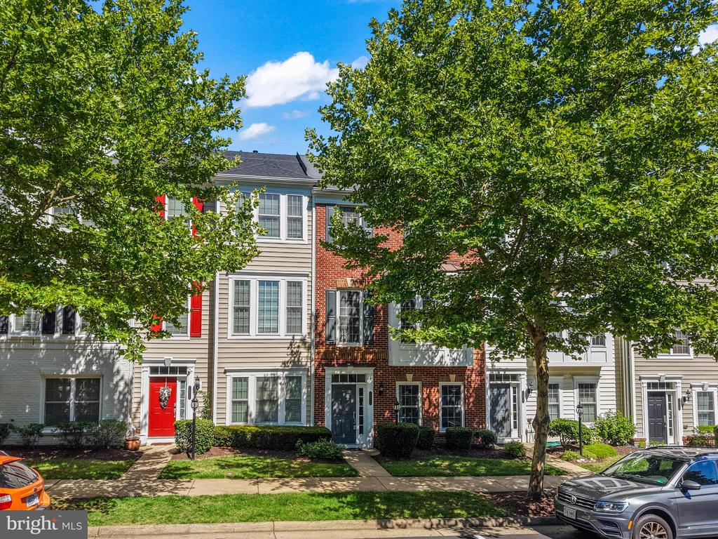 14873 POTOMAC BRANCH DRIVE