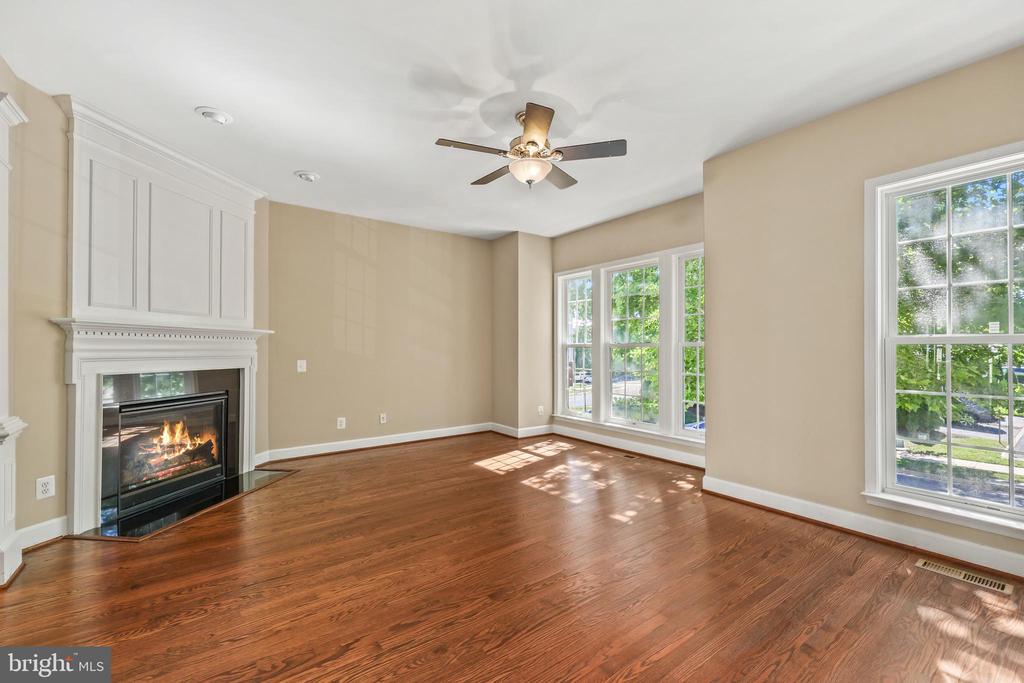 14873 POTOMAC BRANCH DRIVE
