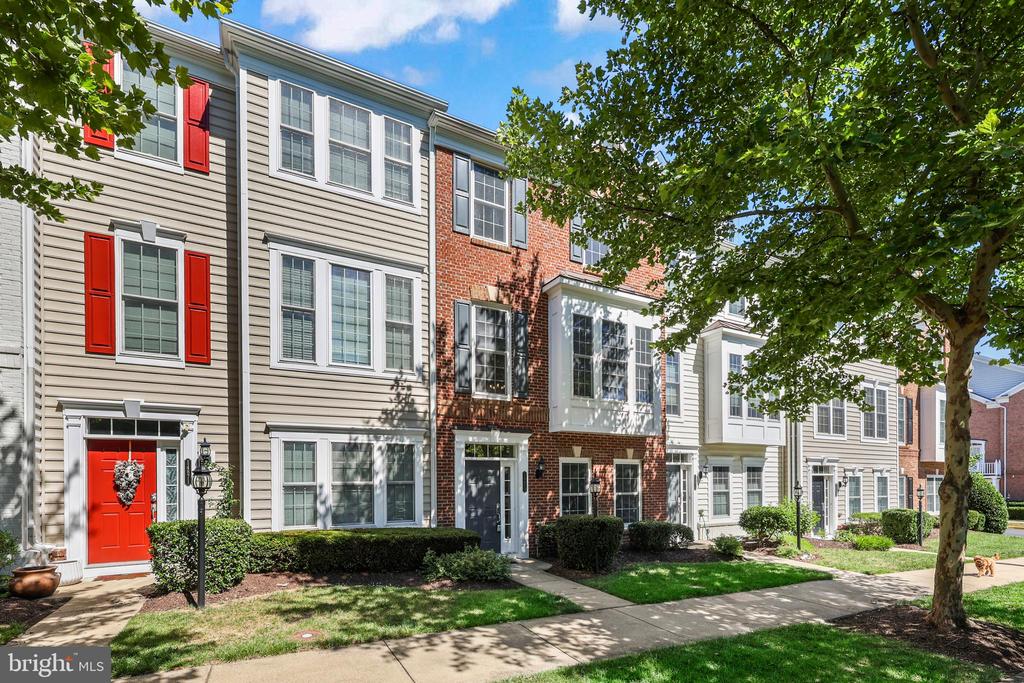 14873 POTOMAC BRANCH DRIVE