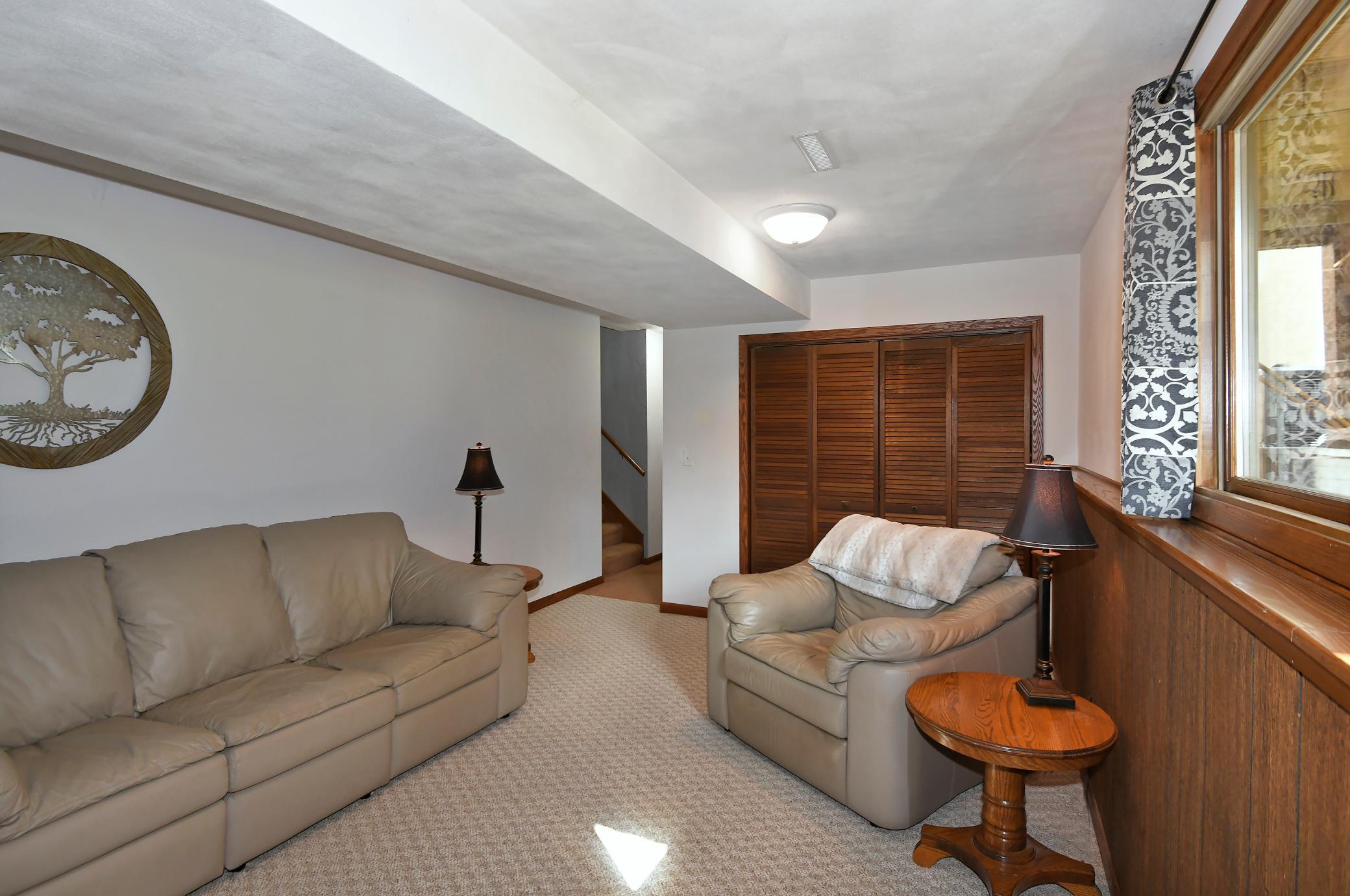 1220 4th Street NW