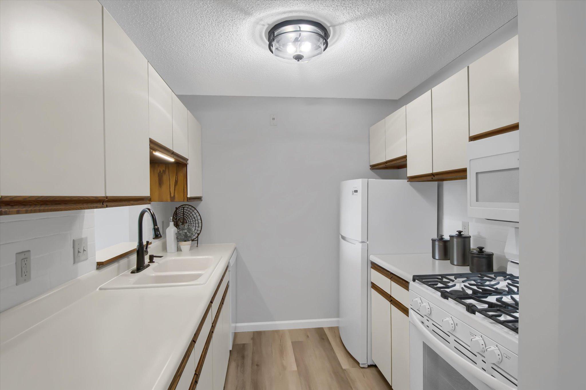 7300 York Avenue S Unit: 110