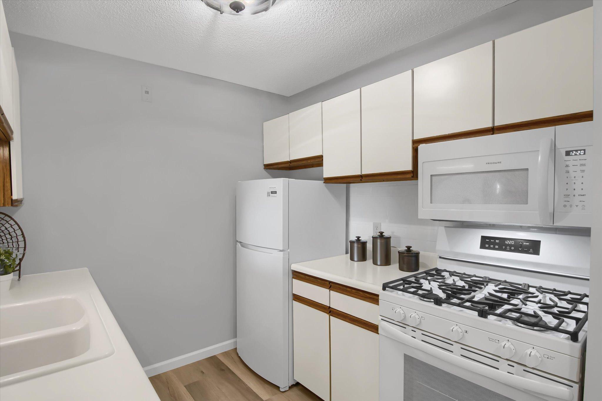 7300 York Avenue S Unit: 110
