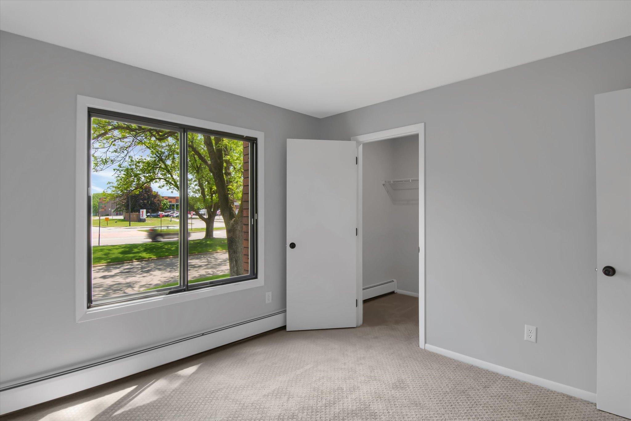 7300 York Avenue S Unit: 110