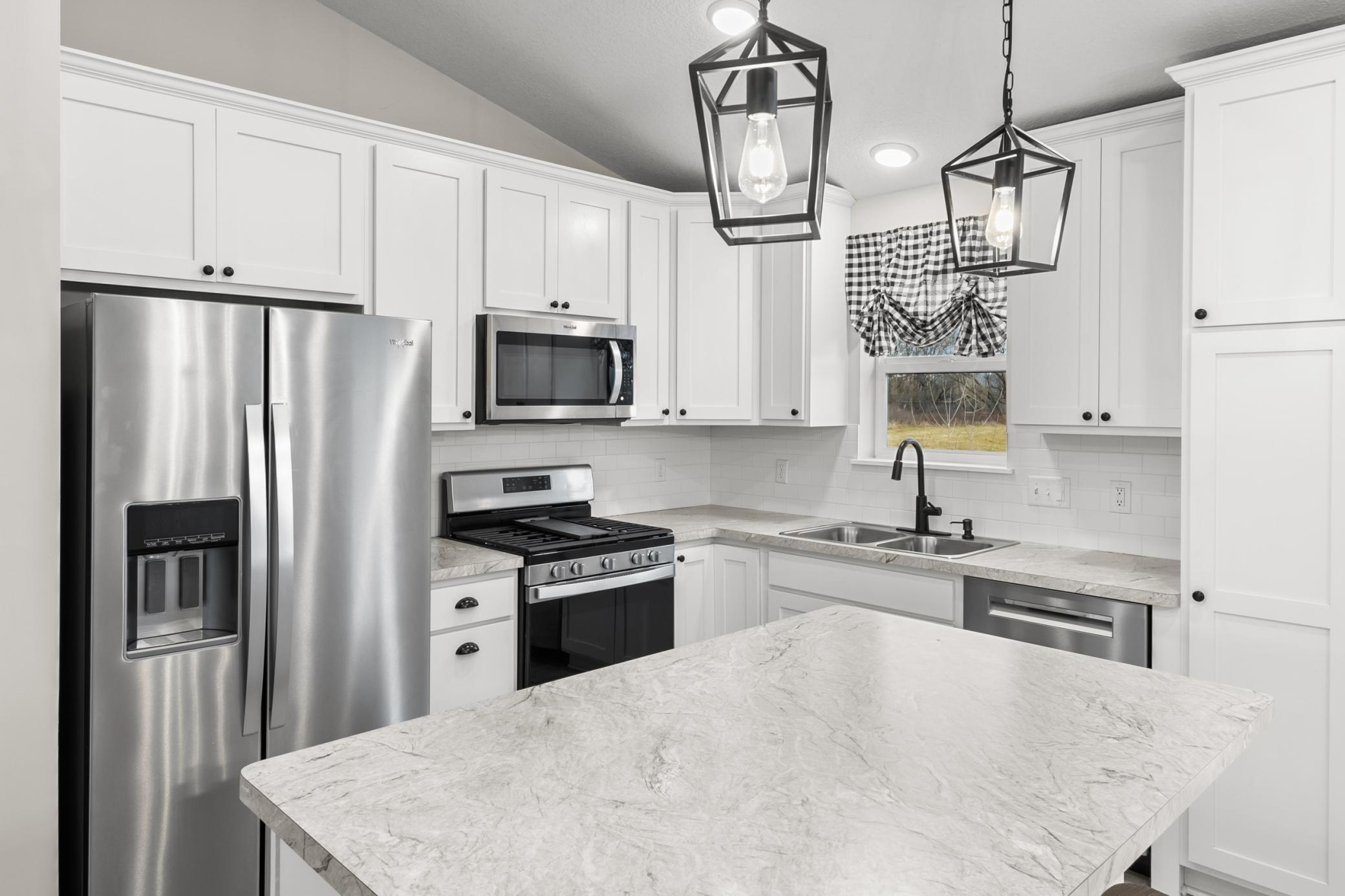 713 Harvest Drive SW