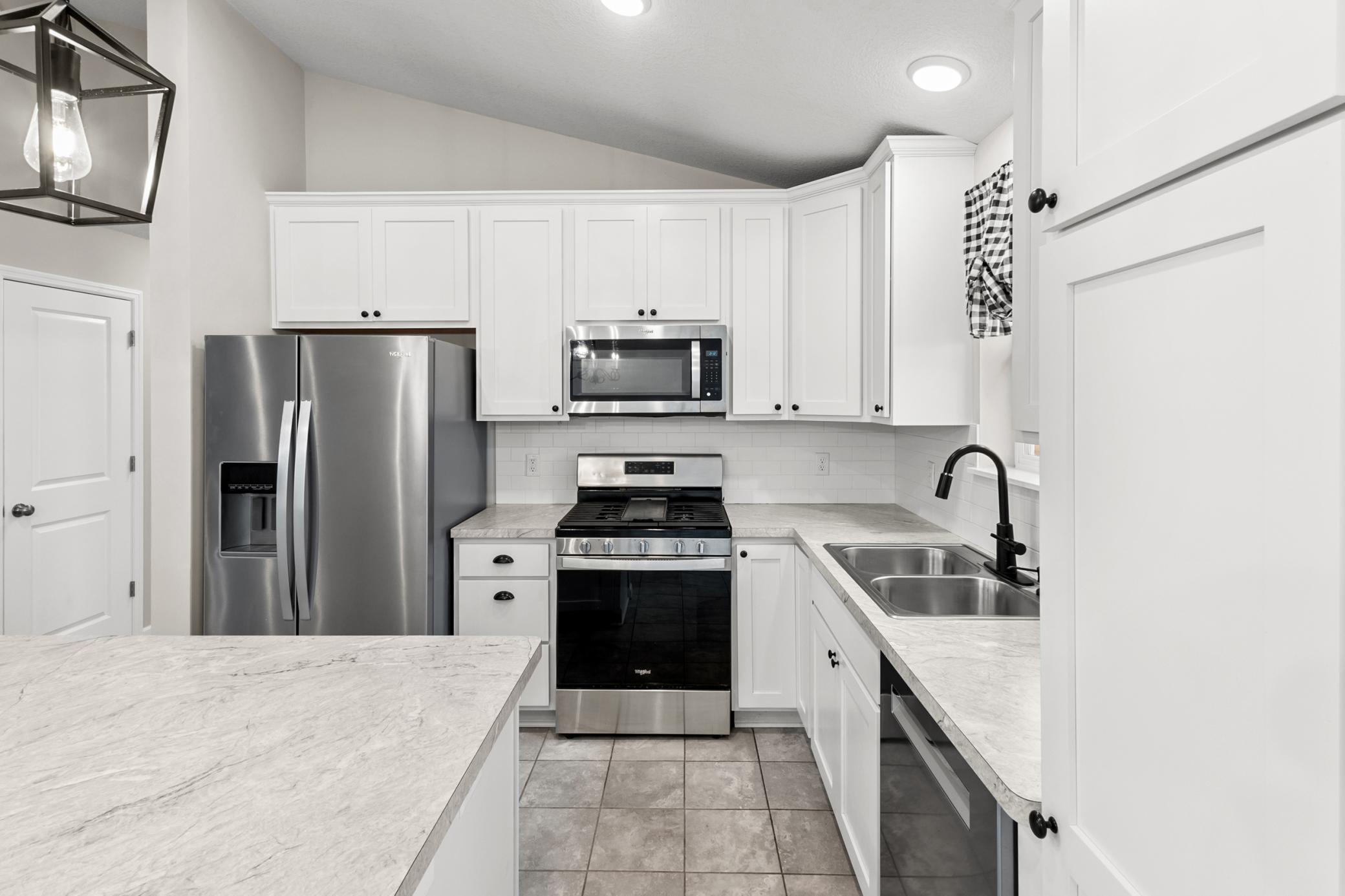 713 Harvest Drive SW