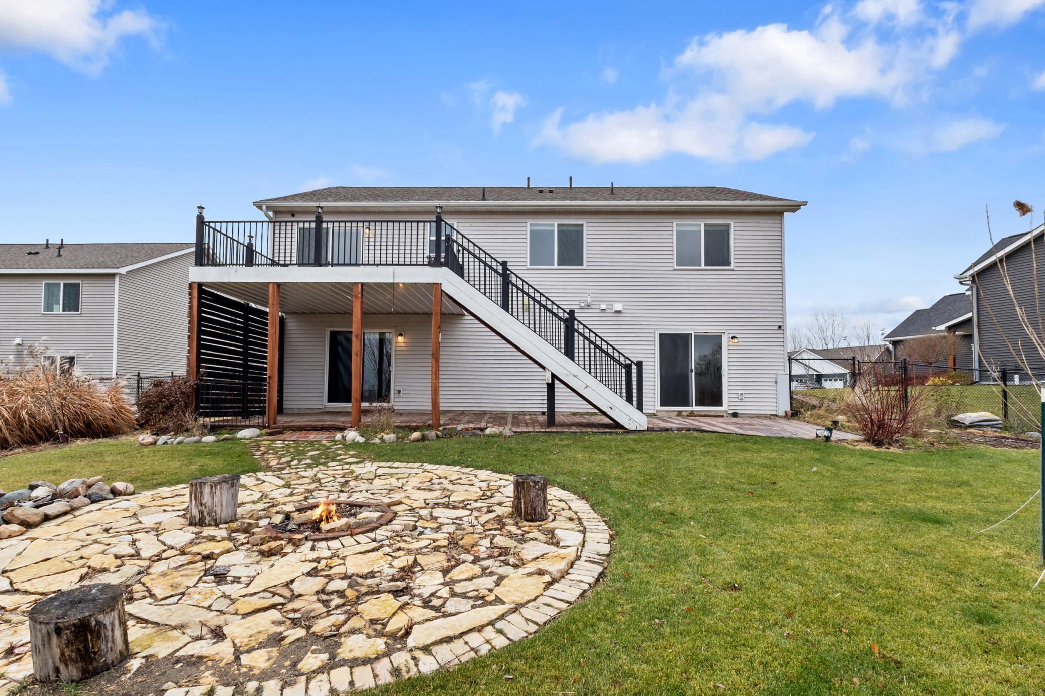 713 Harvest Drive SW