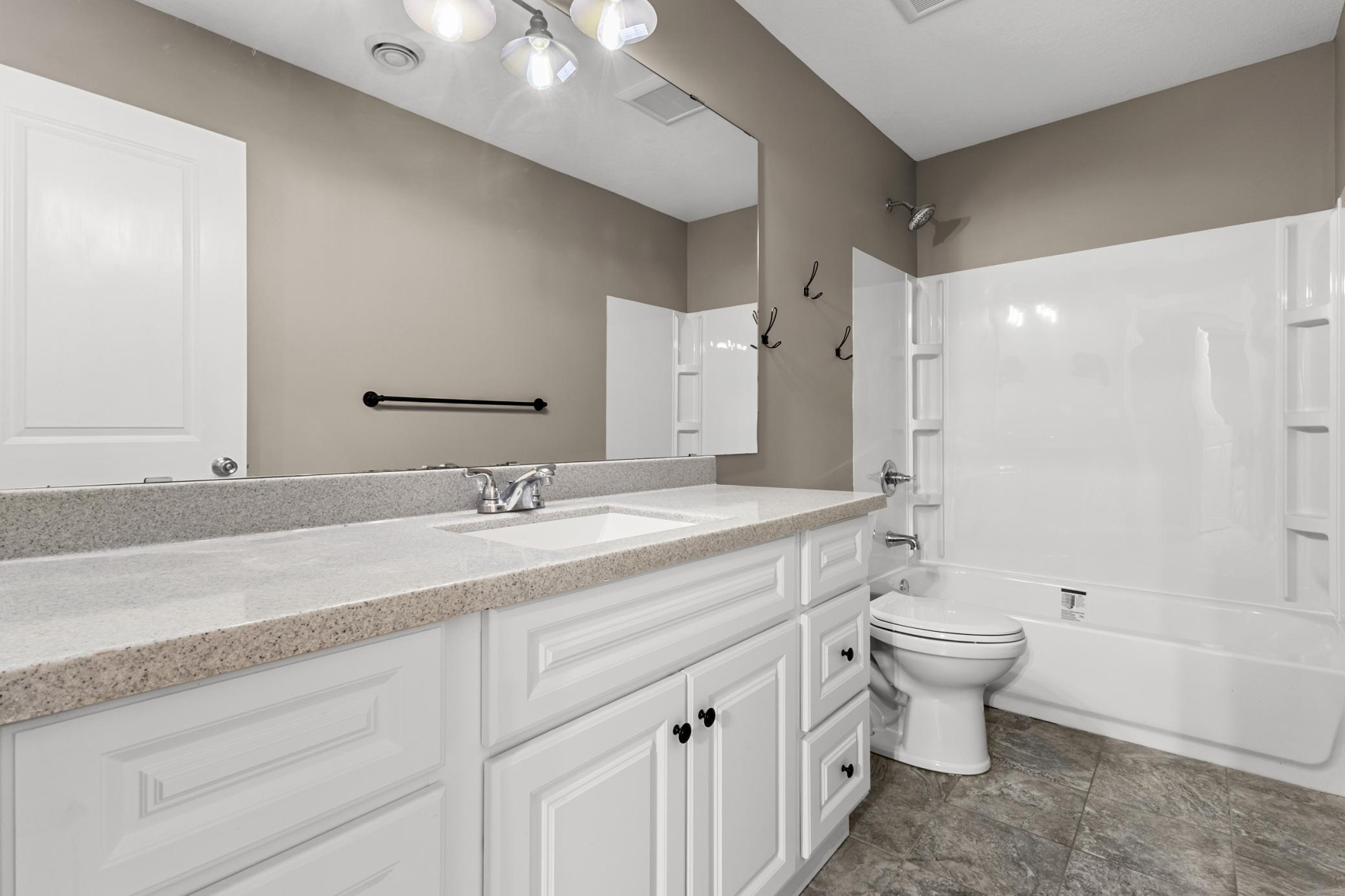 713 Harvest Drive SW