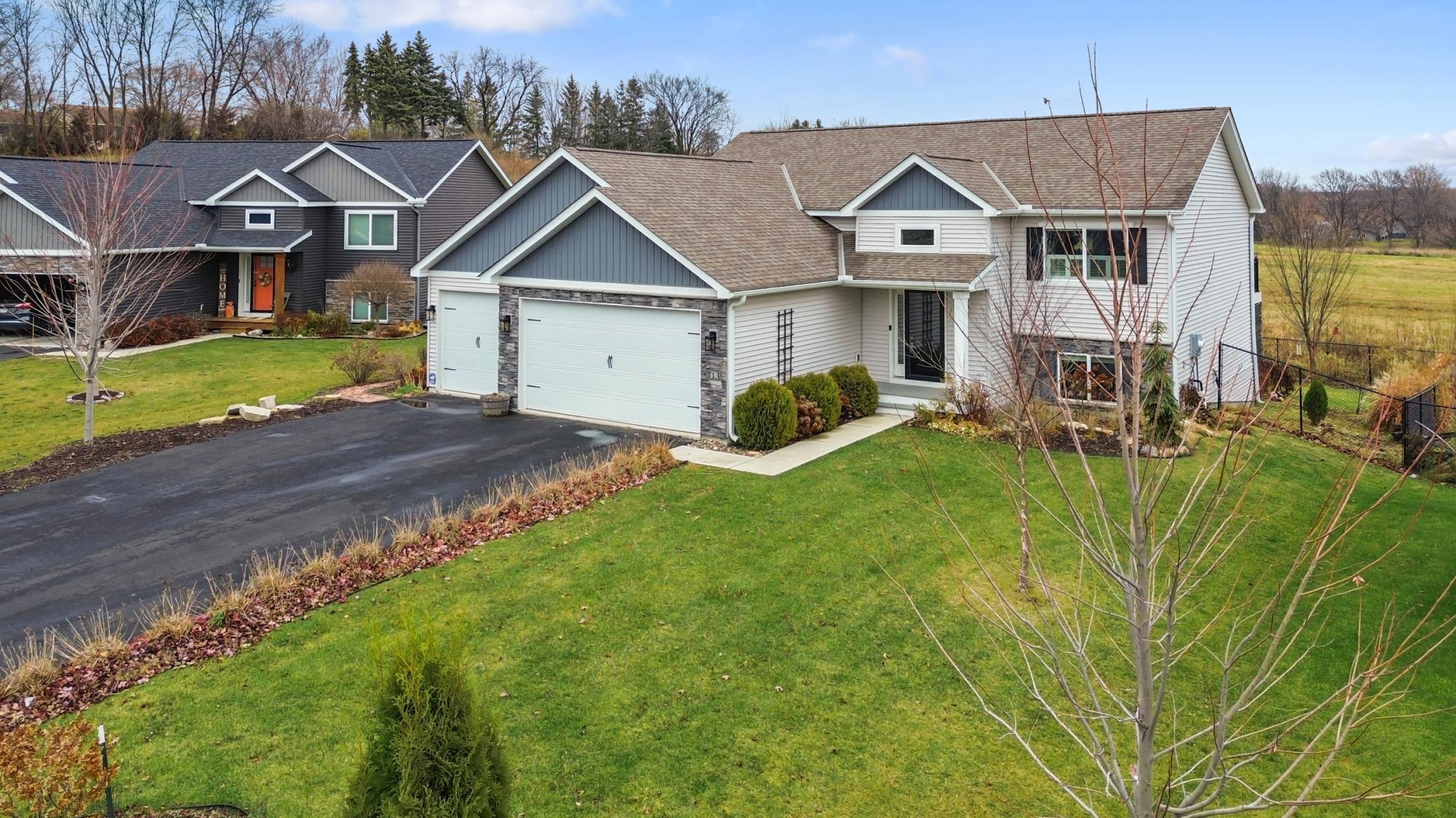 713 Harvest Drive SW