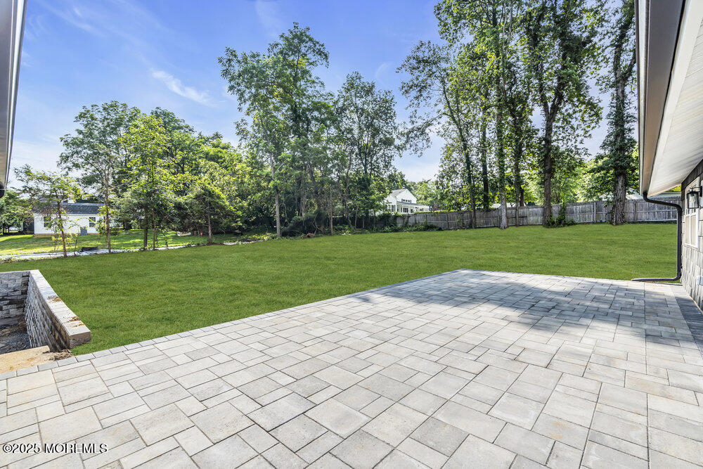 8 Holling Road