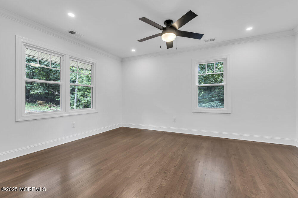 8 Holling Road