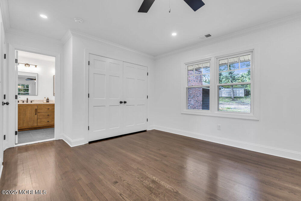8 Holling Road