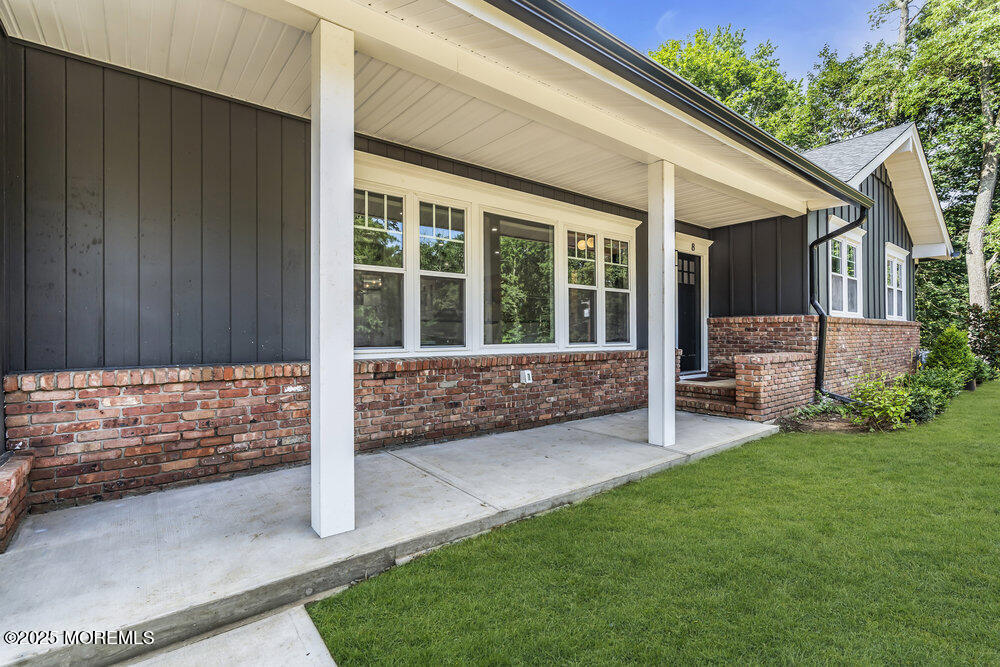 8 Holling Road