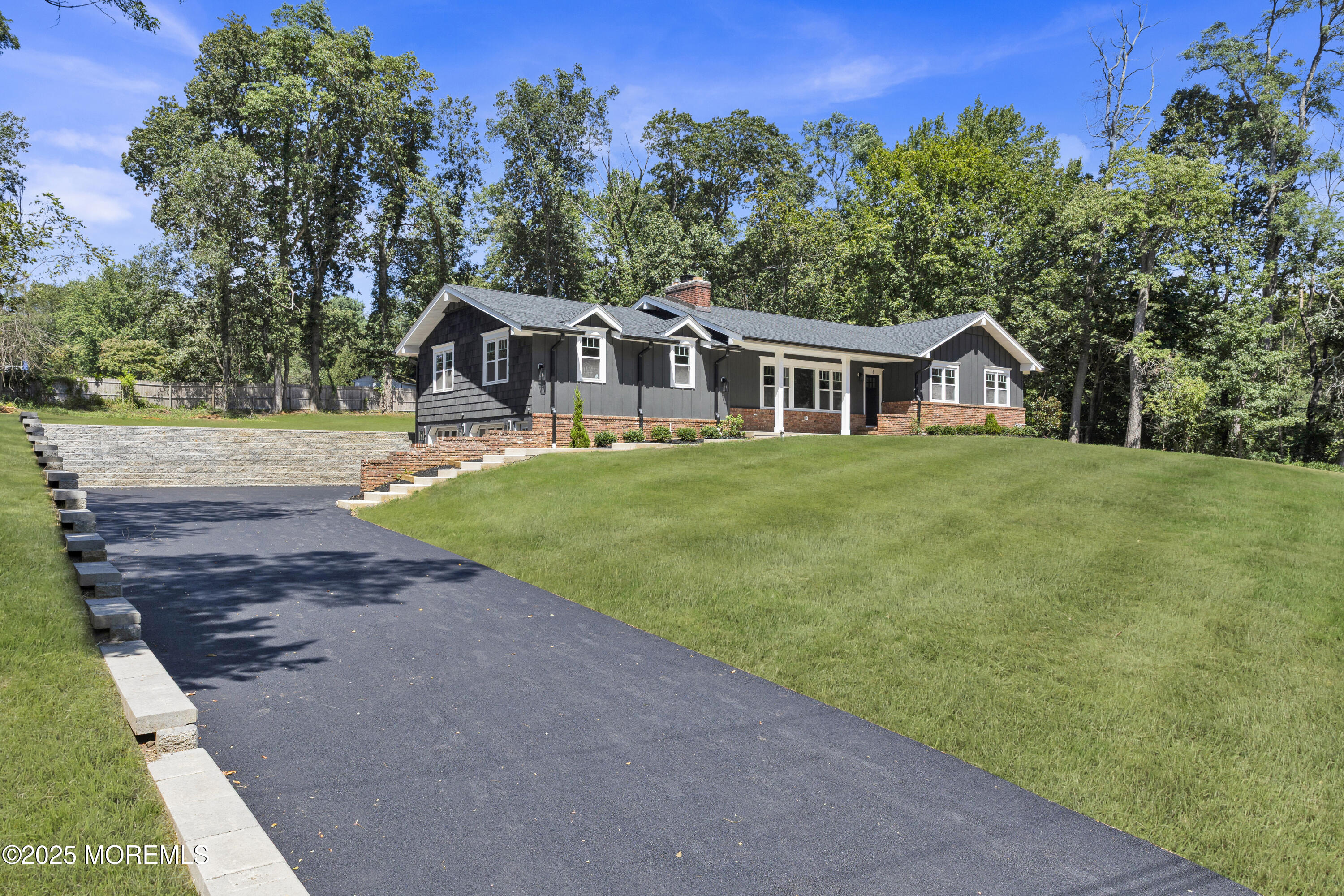 8 Holling Road