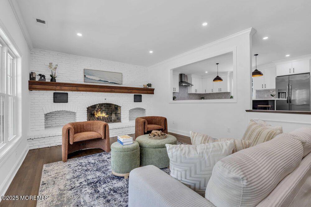 8 Holling Road