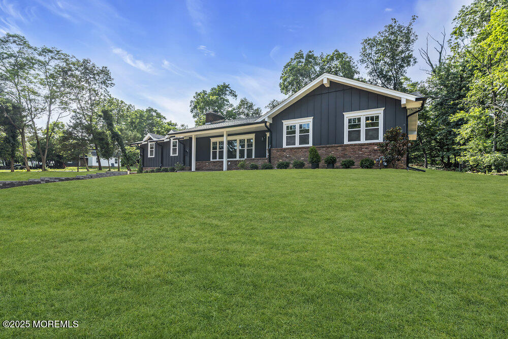 8 Holling Road