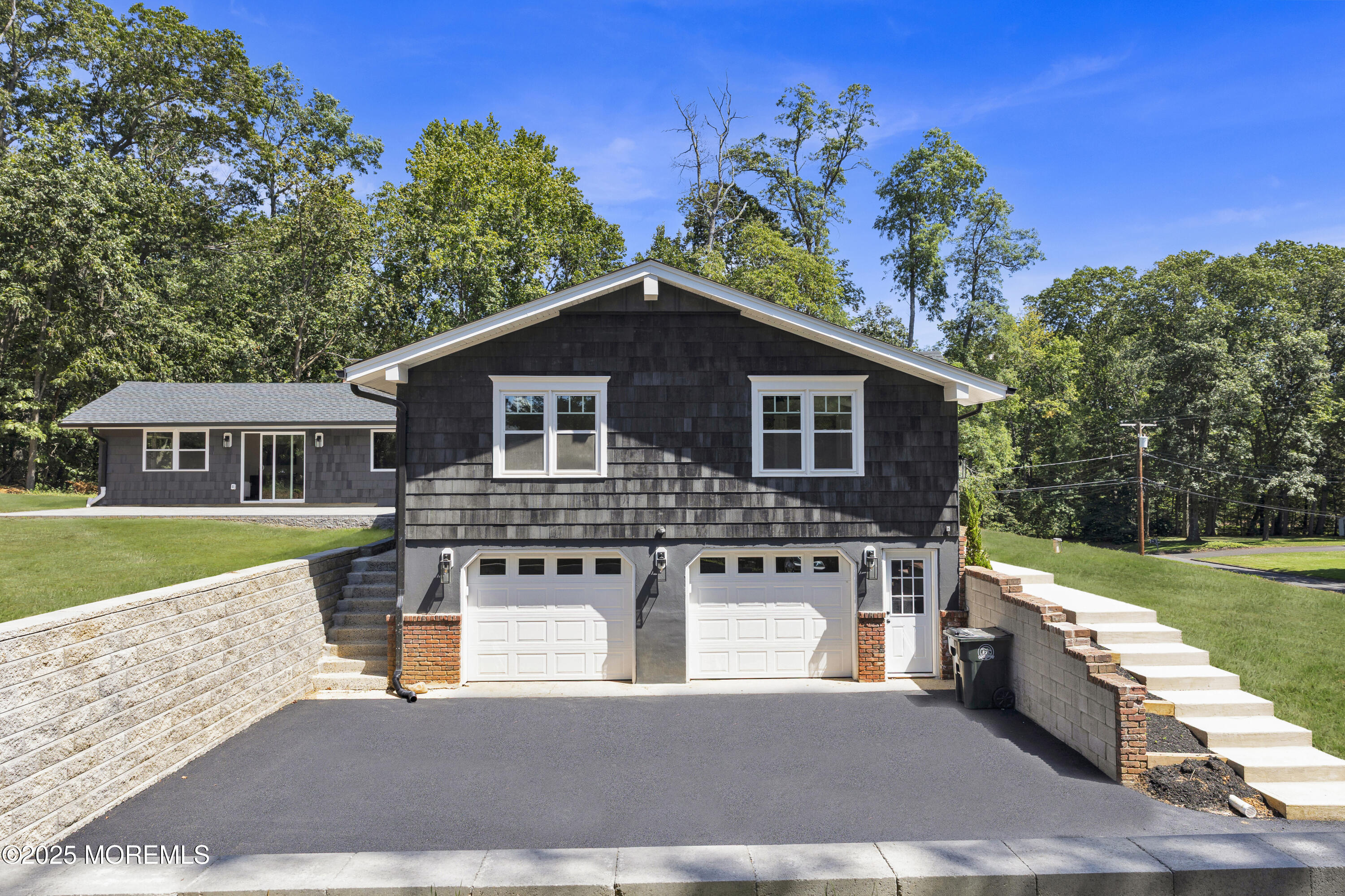 8 Holling Road