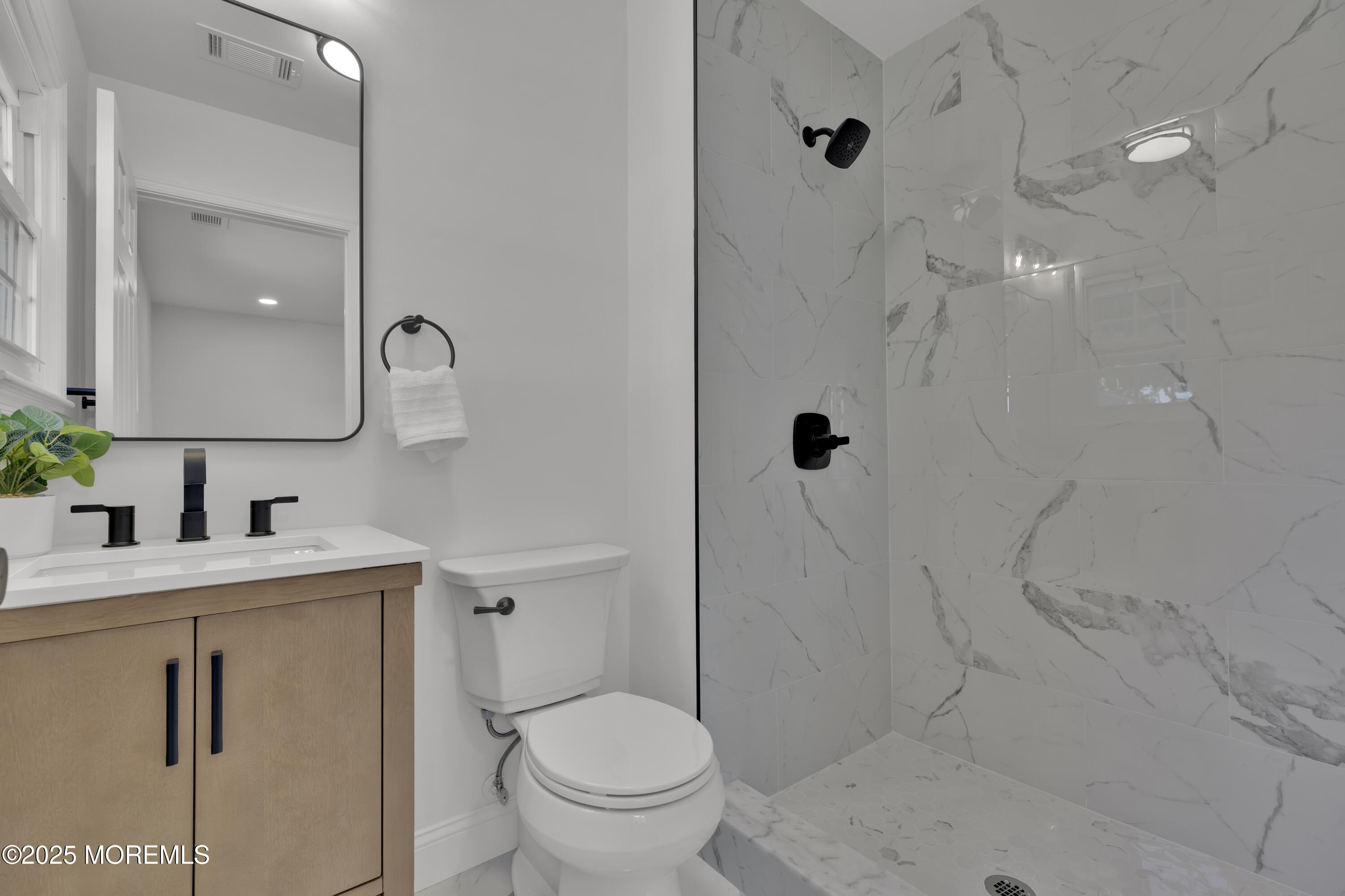 3 Carnaby Close, 1000