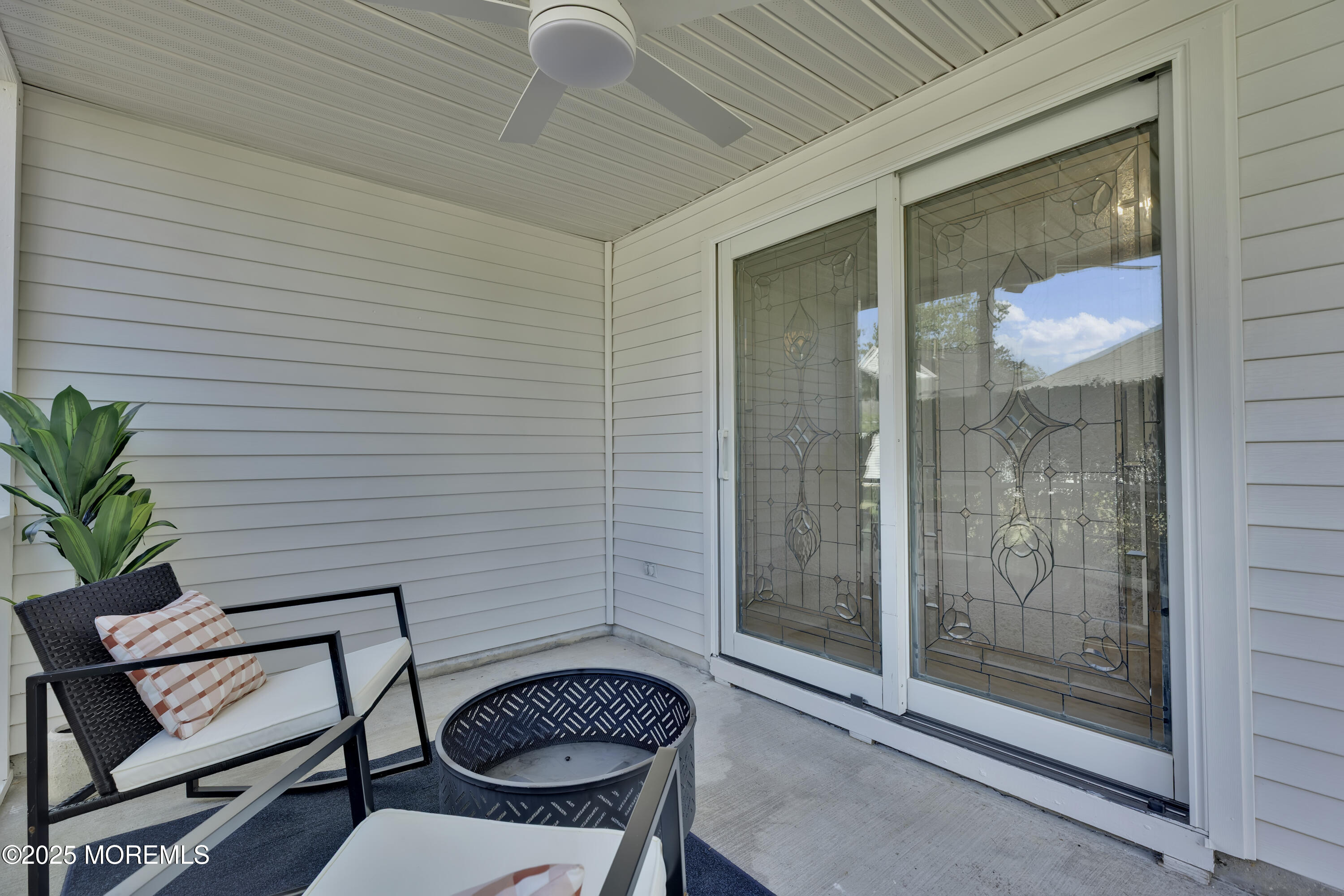 3 Carnaby Close, 1000