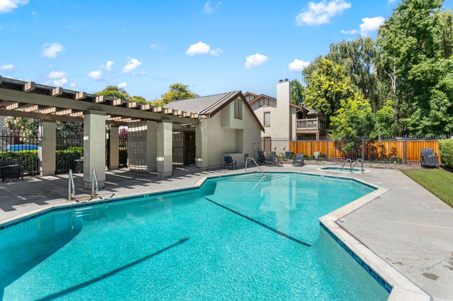 38872 Cherry Glen CMN