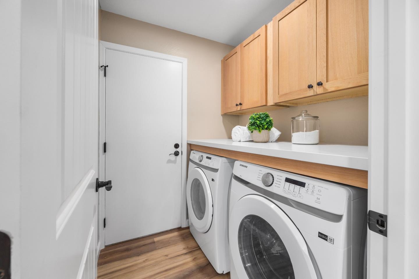8102 Idlewild CT