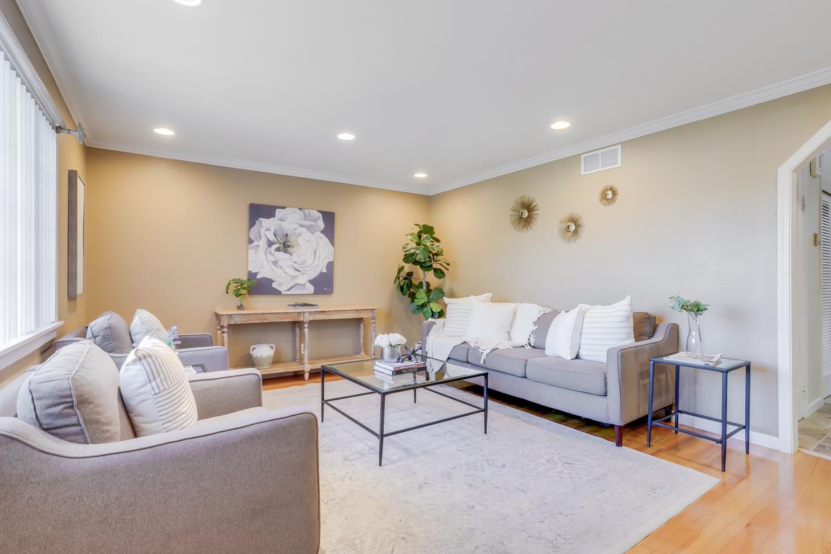 2504 Forbes AVE