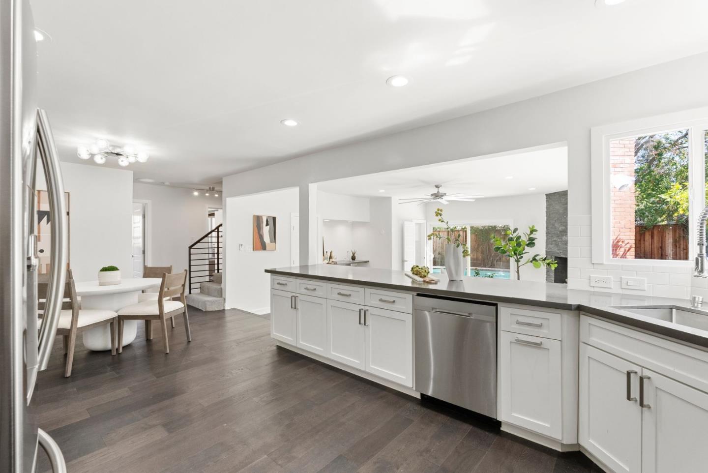 25 Sunnydale AVE