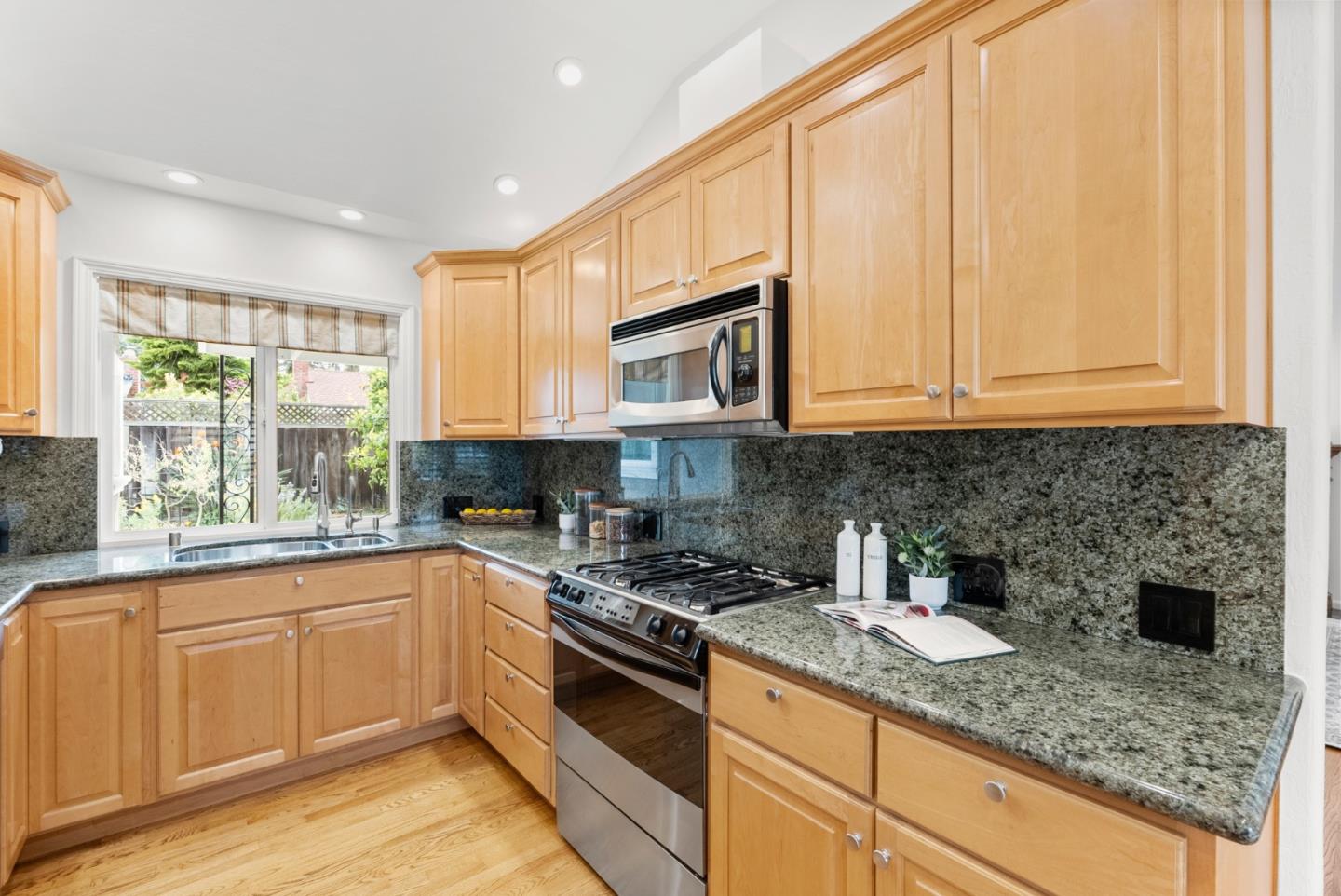 1234 Lynn WAY