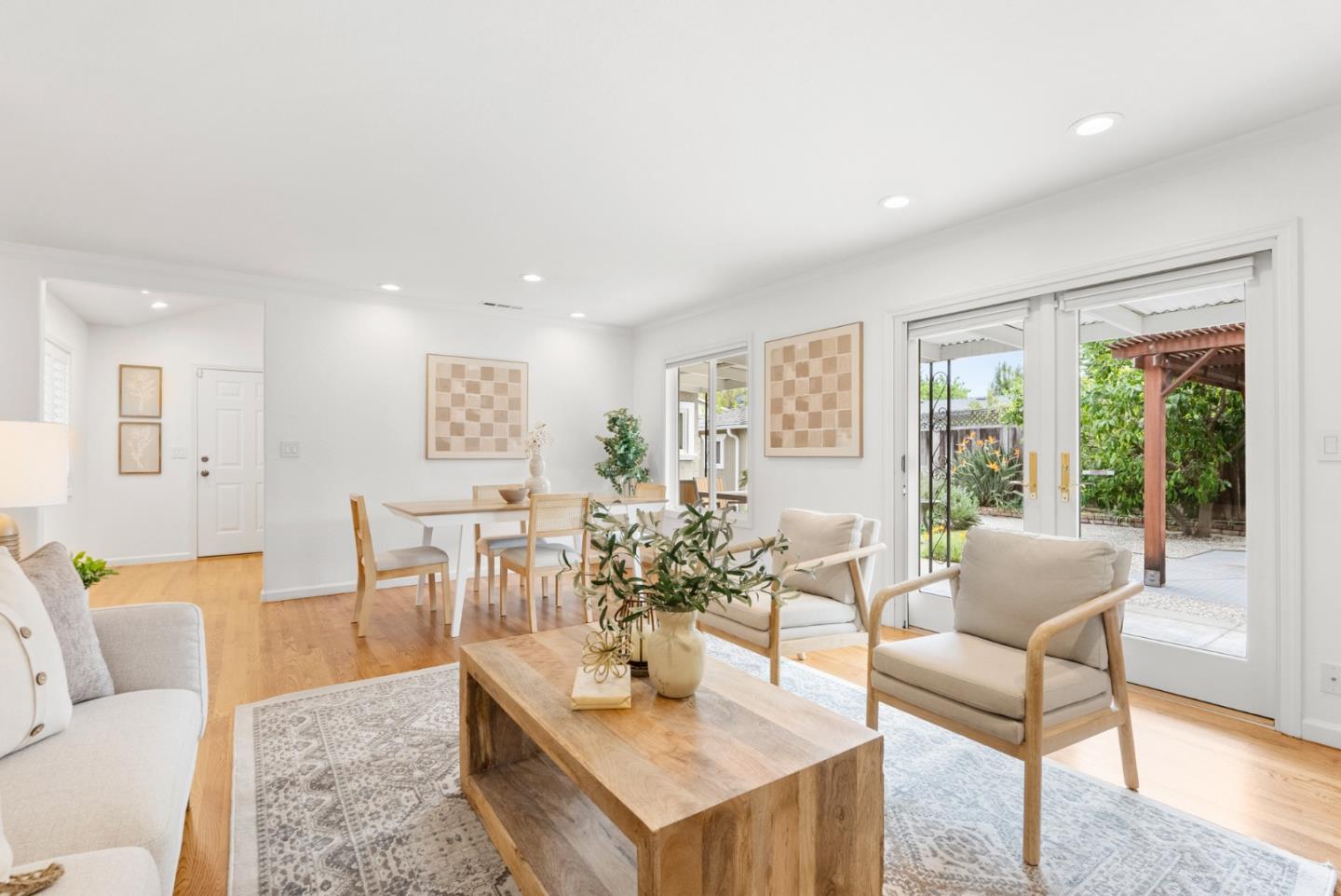 1234 Lynn WAY