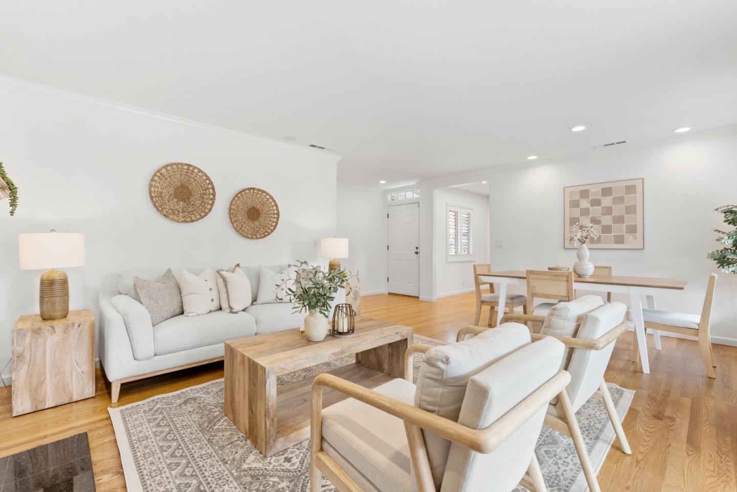 1234 Lynn WAY