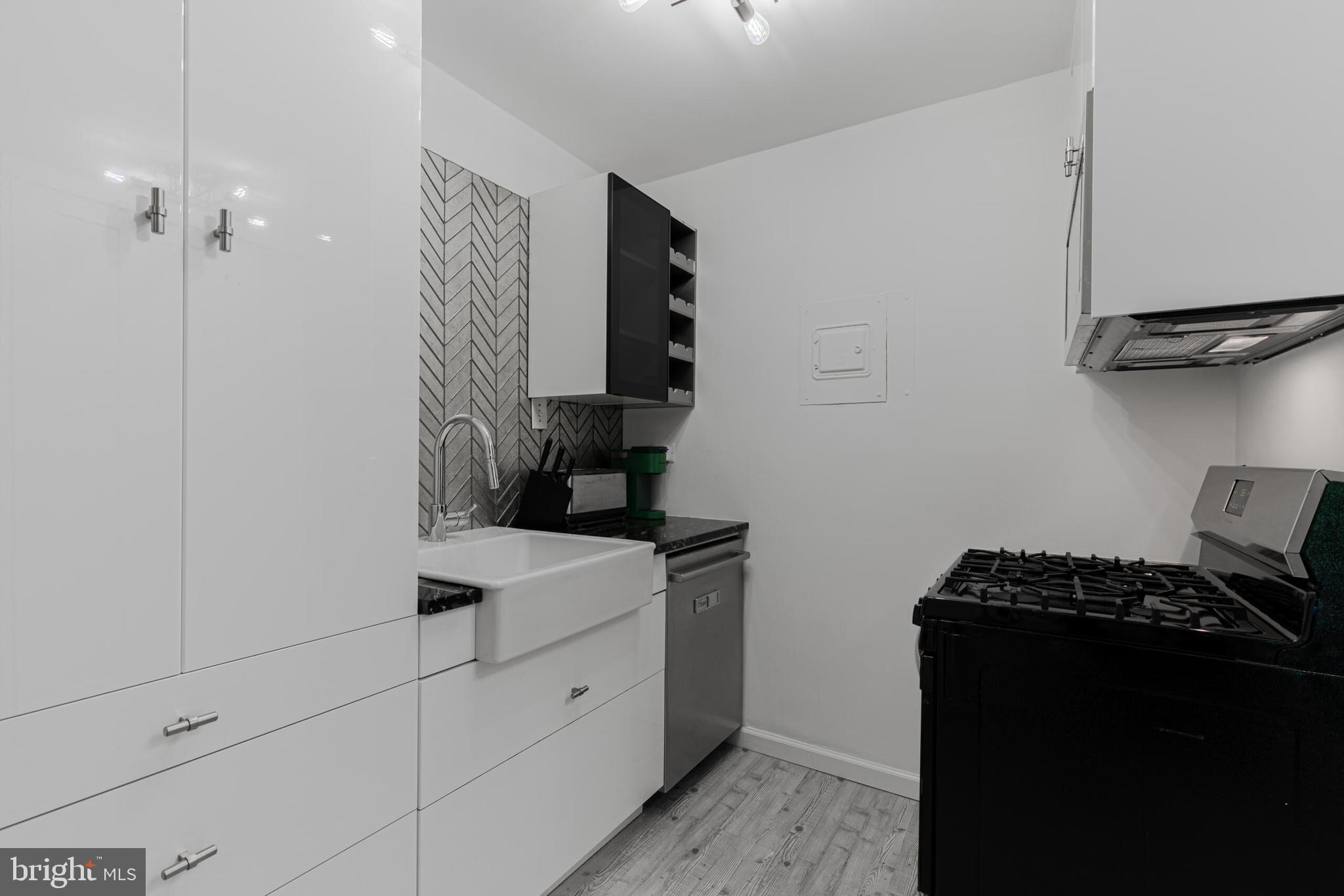 2201 L STREET NW 619