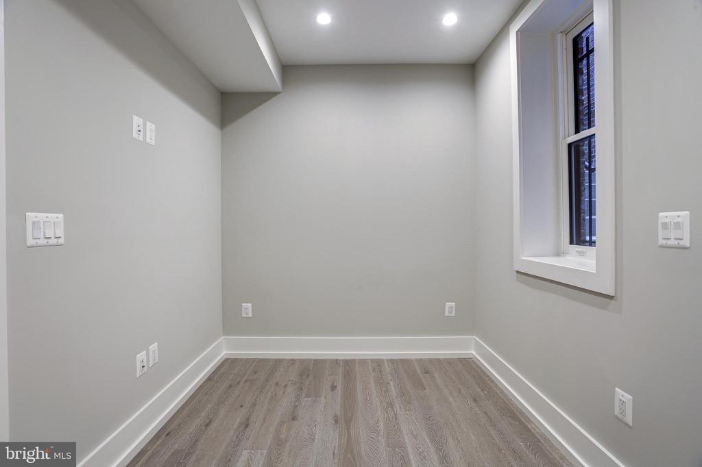 1817 VERNON STREET NW 1