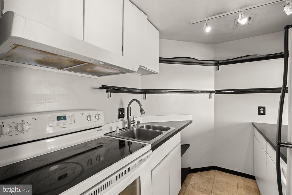 1413 T STREET NW 402