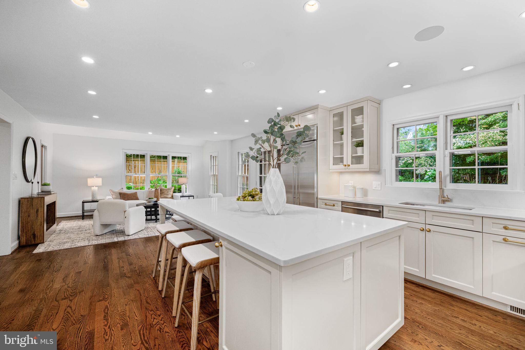 4822 UPTON STREET NW