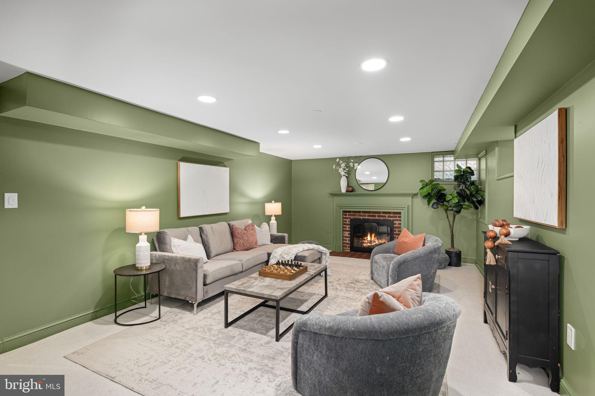 4822 UPTON STREET NW