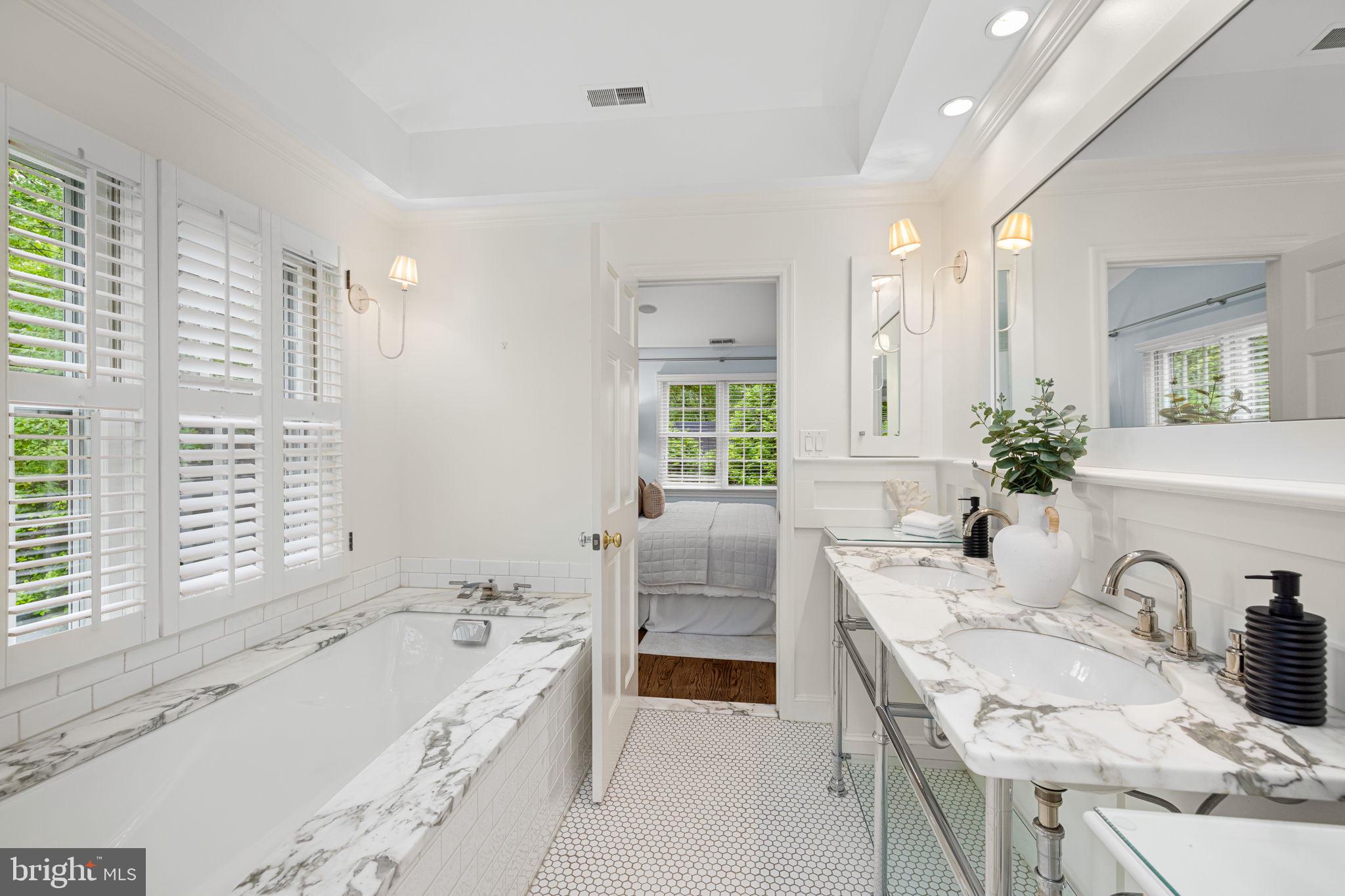 4822 UPTON STREET NW