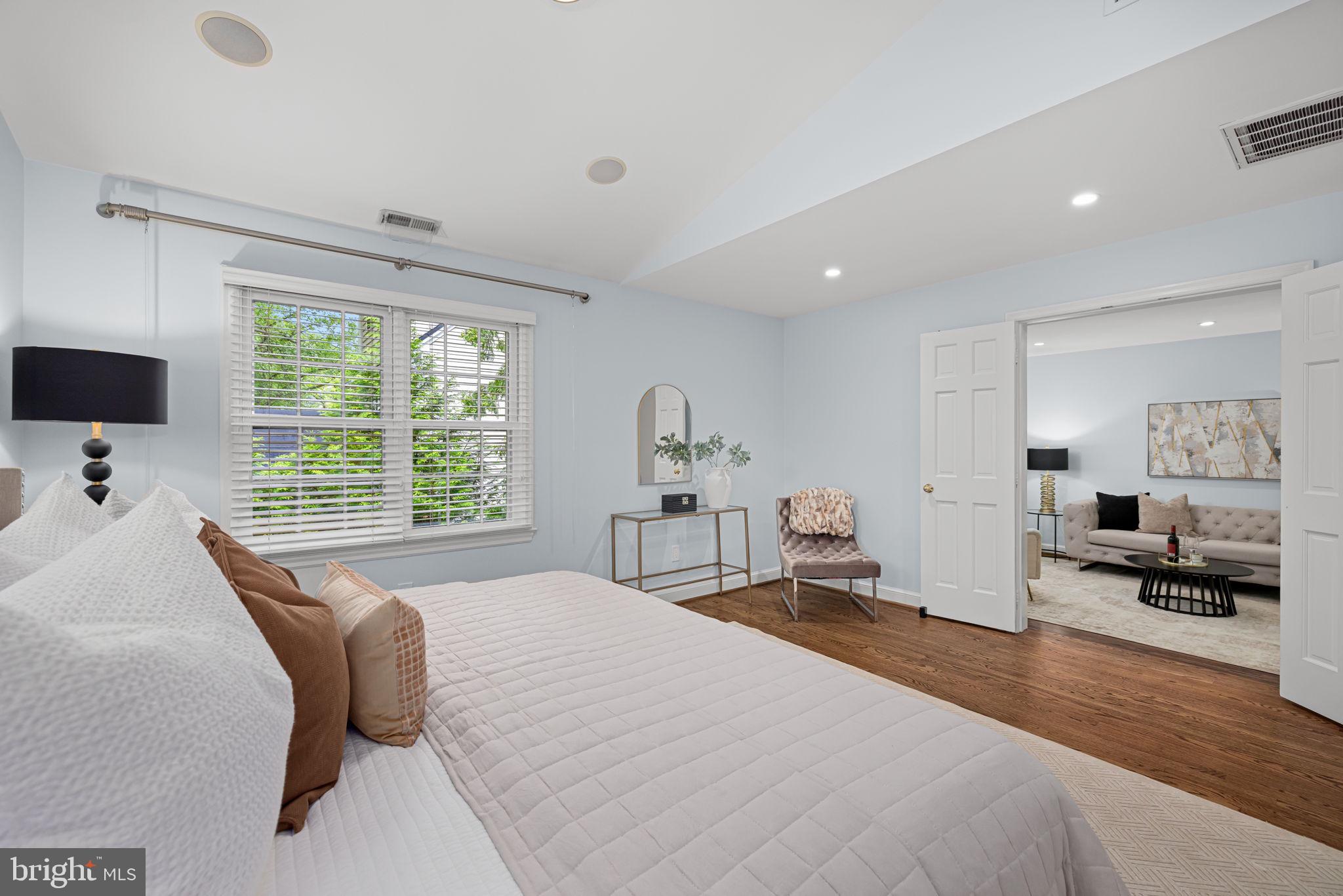 4822 UPTON STREET NW