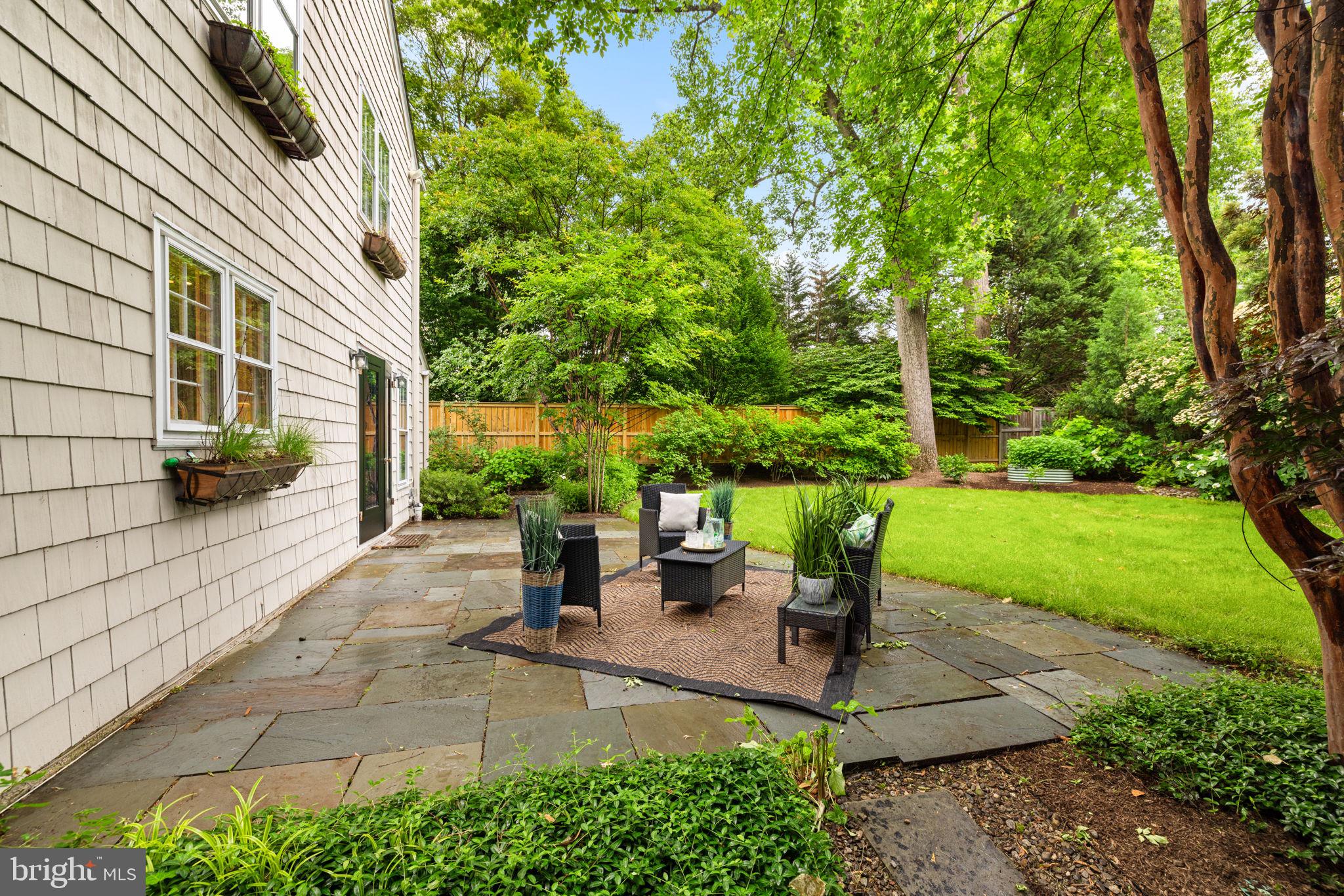 4822 UPTON STREET NW