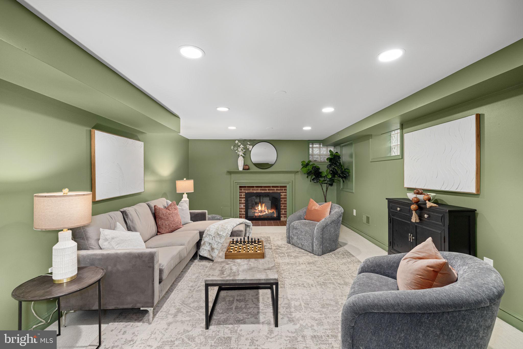 4822 UPTON STREET NW