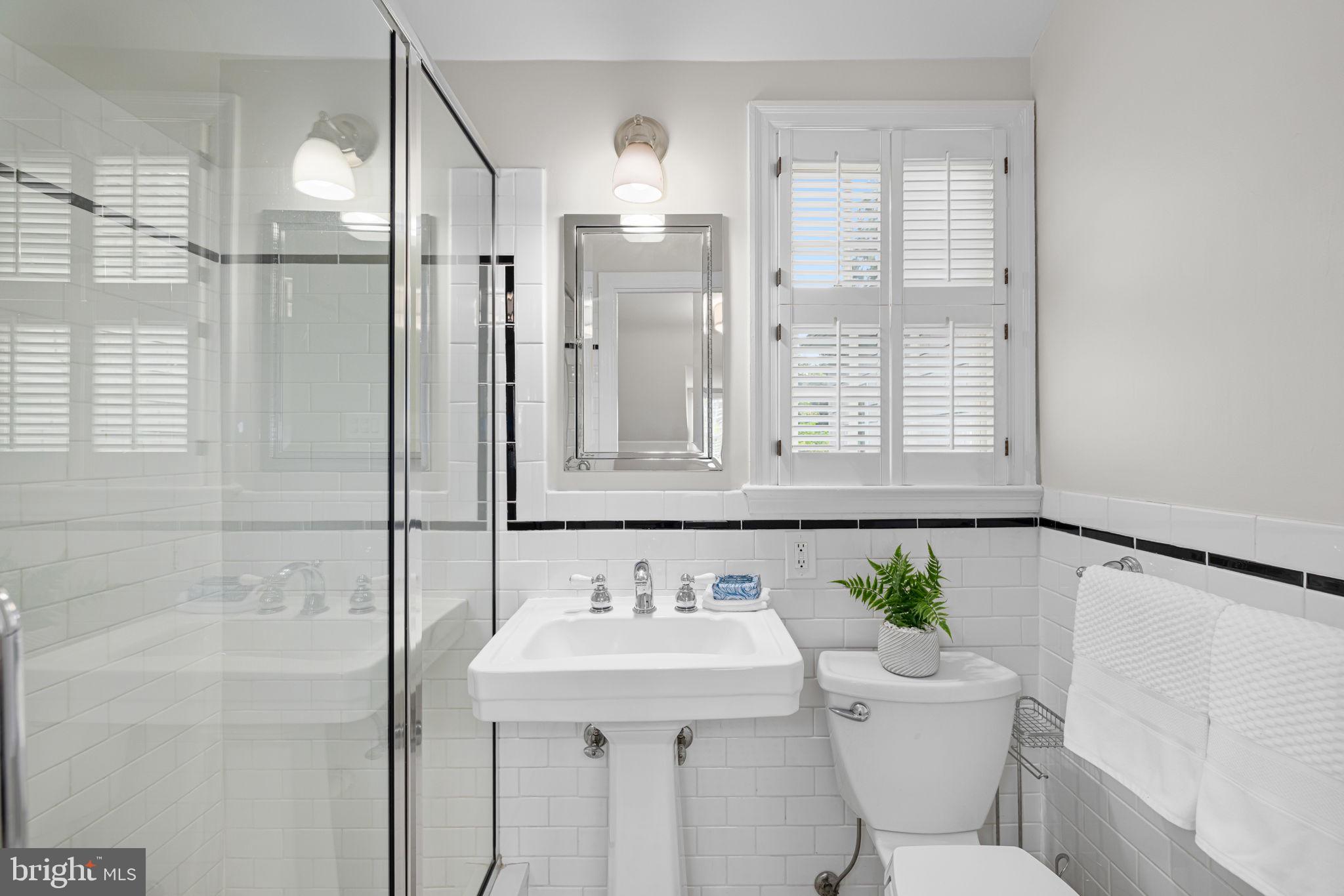 4822 UPTON STREET NW