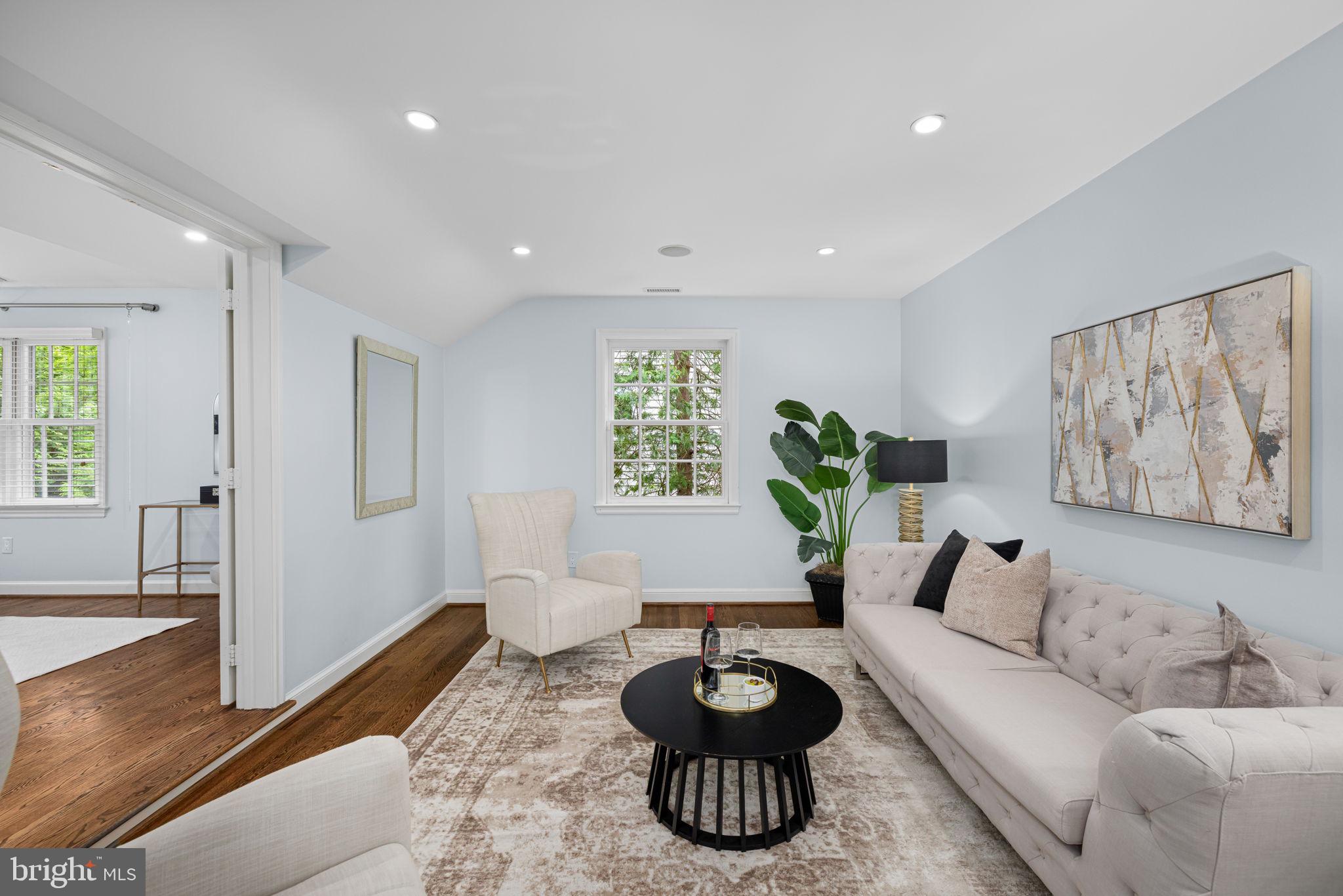 4822 UPTON STREET NW