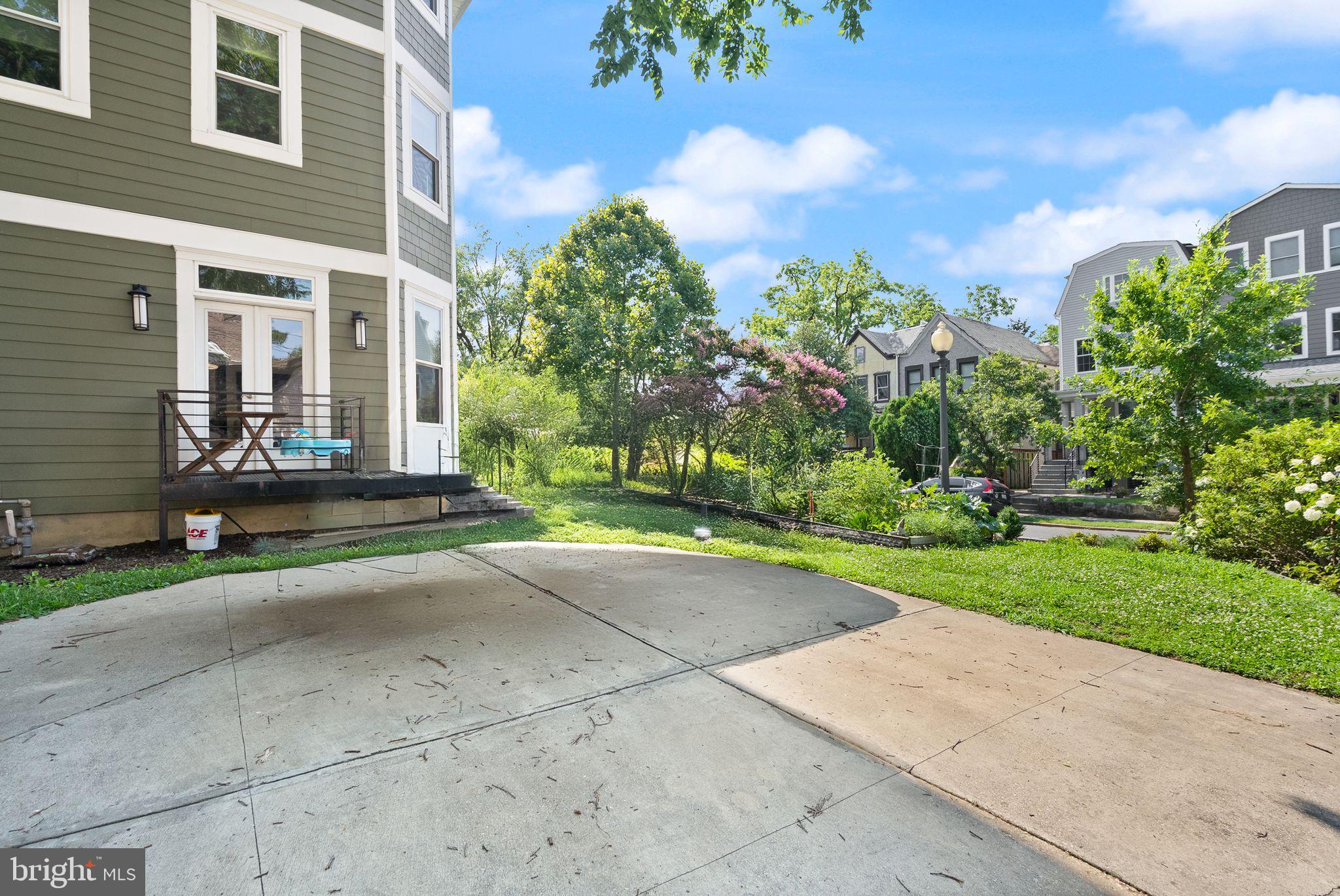 817 VARNUM STREET NW 3