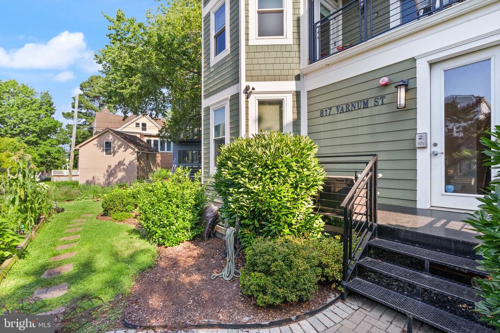 817 VARNUM STREET NW 3