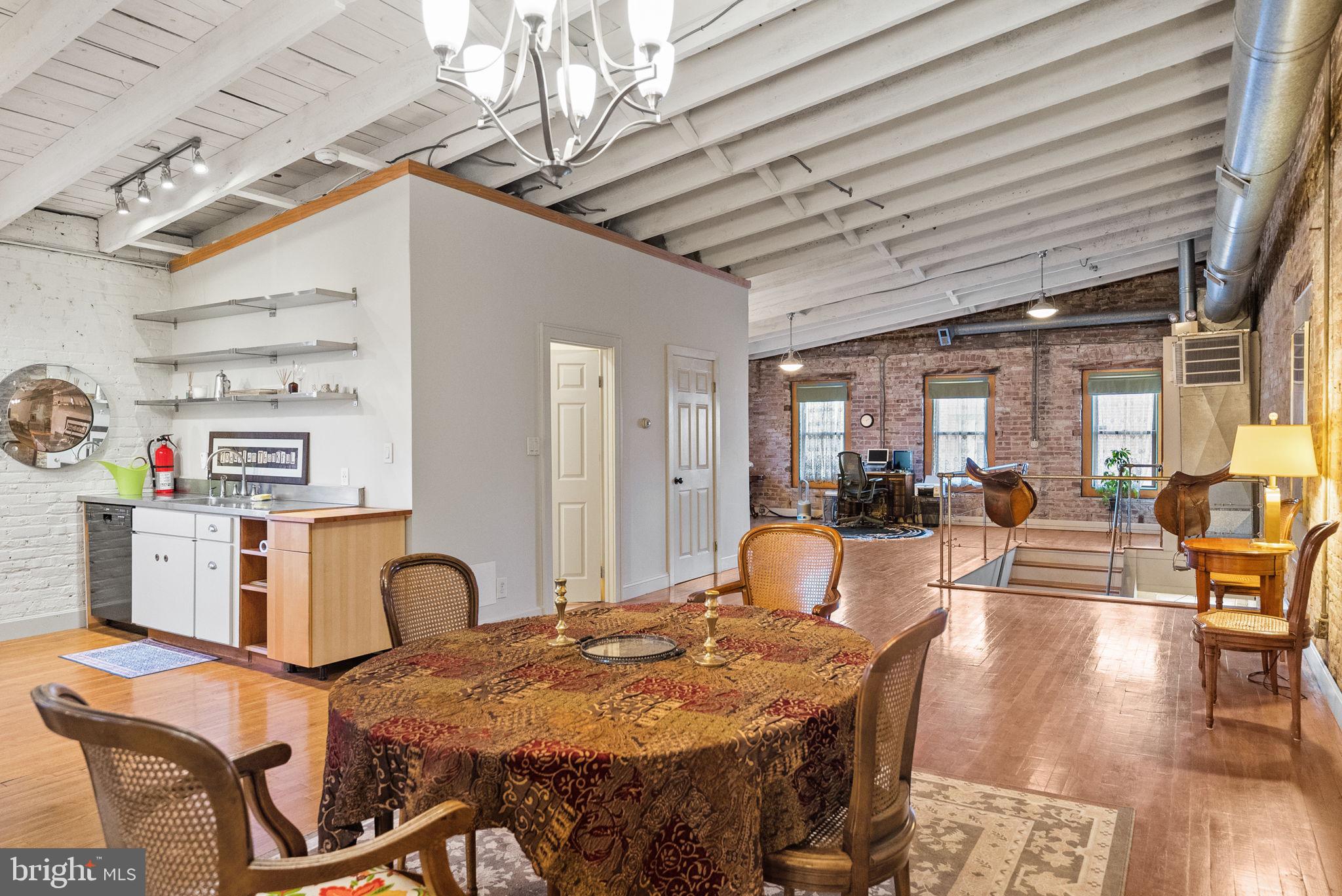 1315 NAYLOR COURT NW