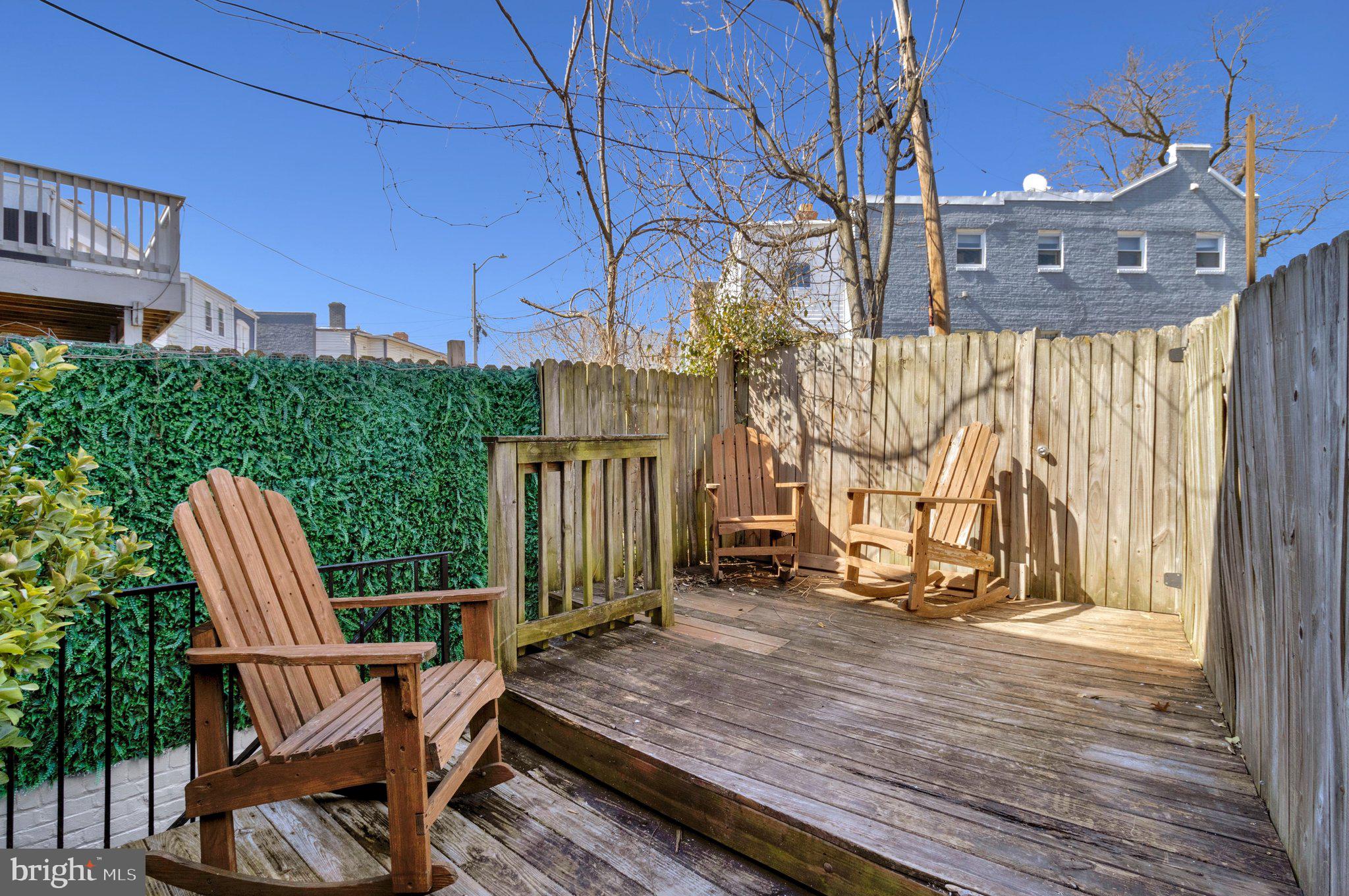 1264 PENN STREET NE