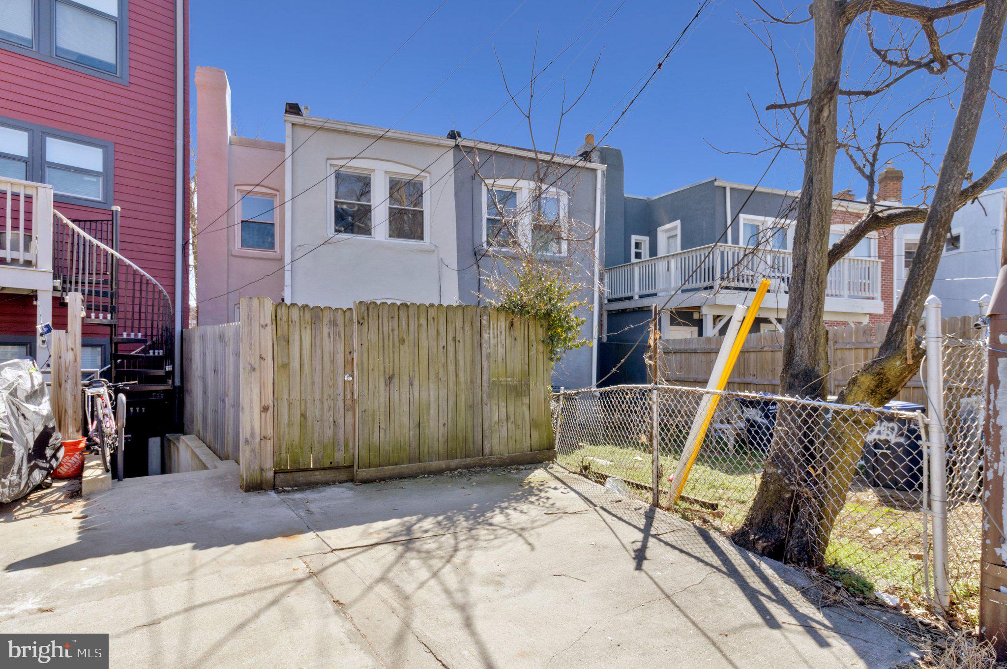 1264 PENN STREET NE