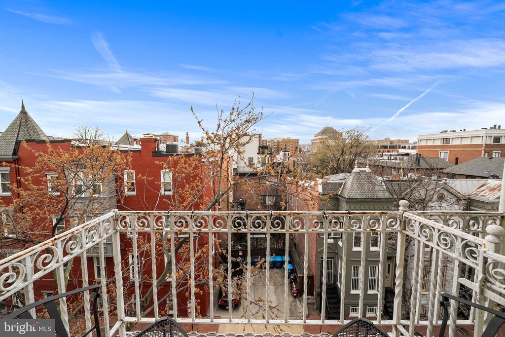 1423 R STREET NW 402