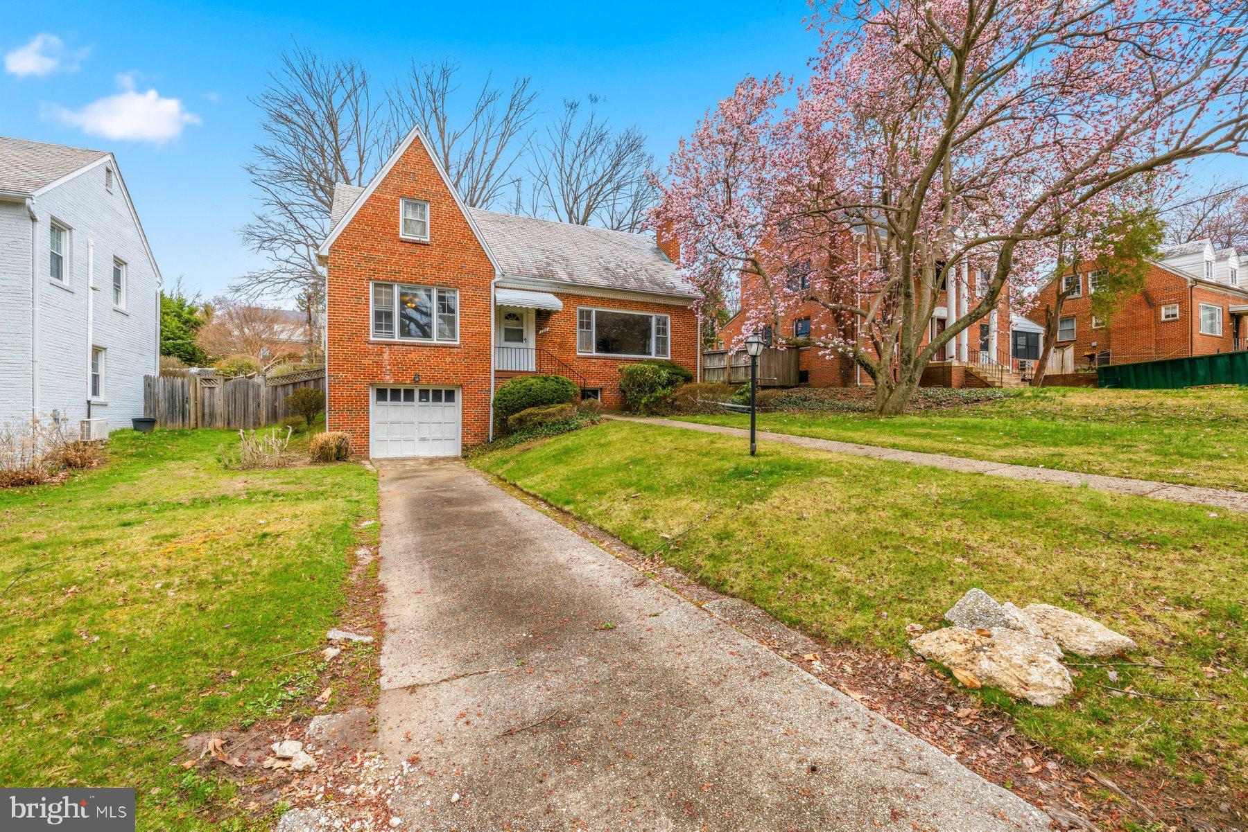 1327 LEEGATE ROAD NW
