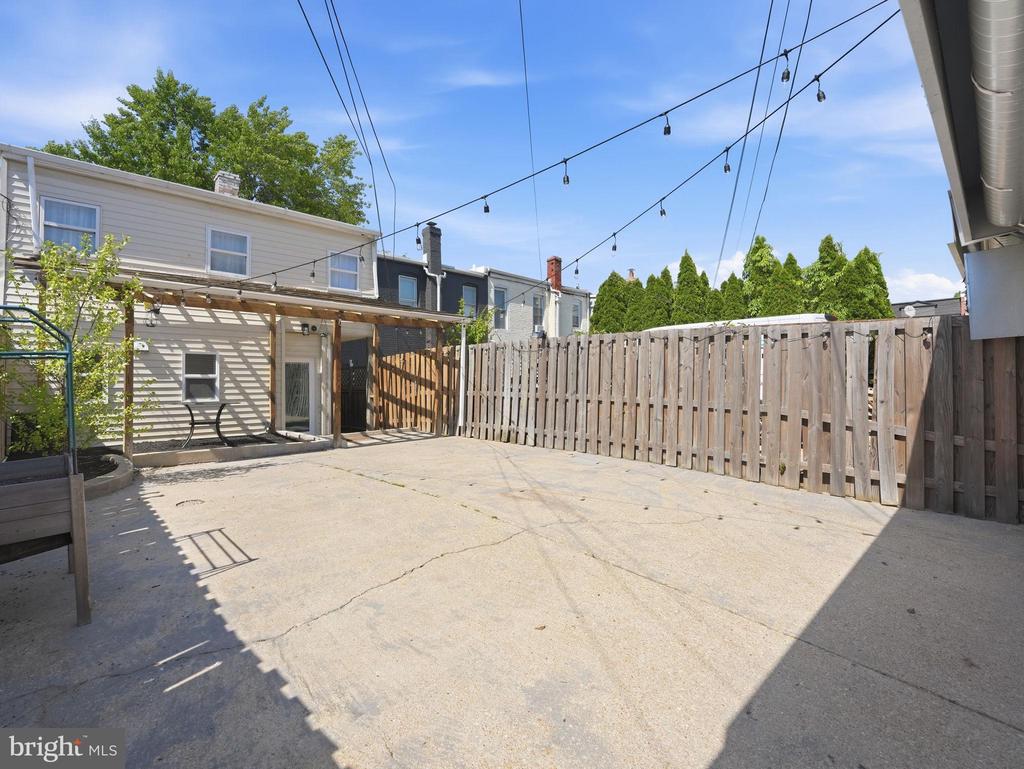 508 KENYON STREET NW